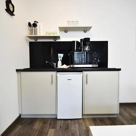 Work & Boardinghouse In *