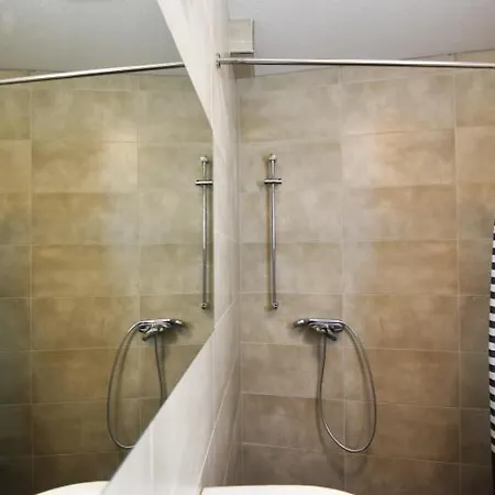 Work & Boardinghouse In 公寓 *