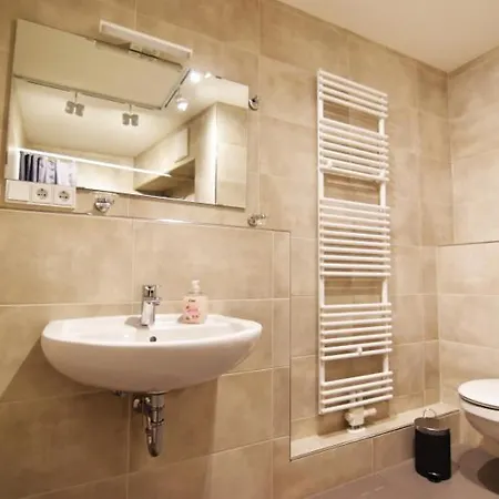 Work & Boardinghouse In